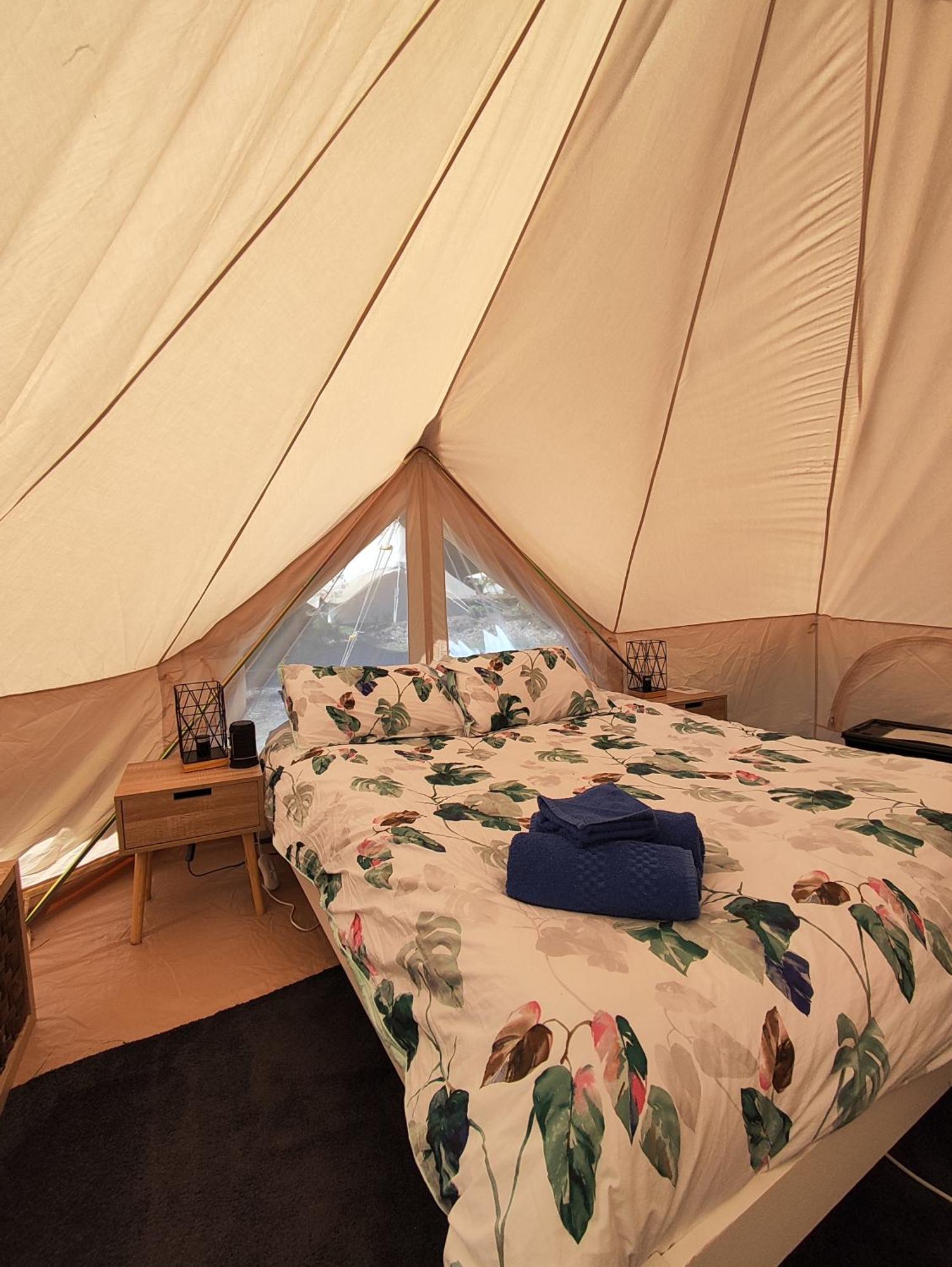 Glamping At Zeehan Bush Camp מראה חיצוני תמונה